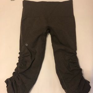 Lulu Lemon scrunched capris